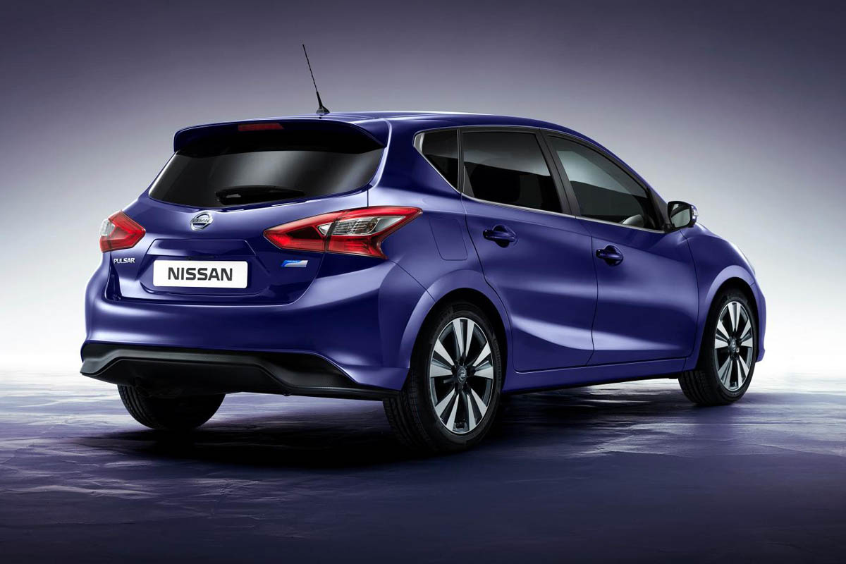 Nissan Pulsar blue