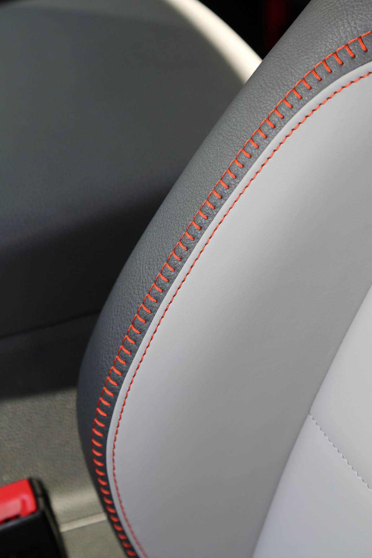 Volkswagen Amarok Canyon orange stitching