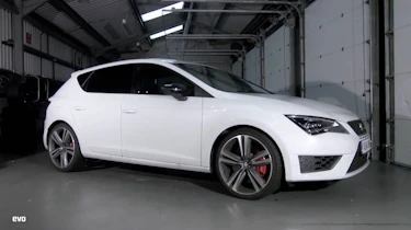 SEAT Leon Cupra 280 vs Renault Megane 265 Cup track video