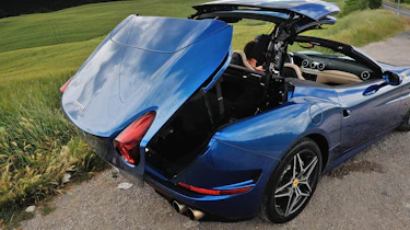 Ferrari California T folding metal roof