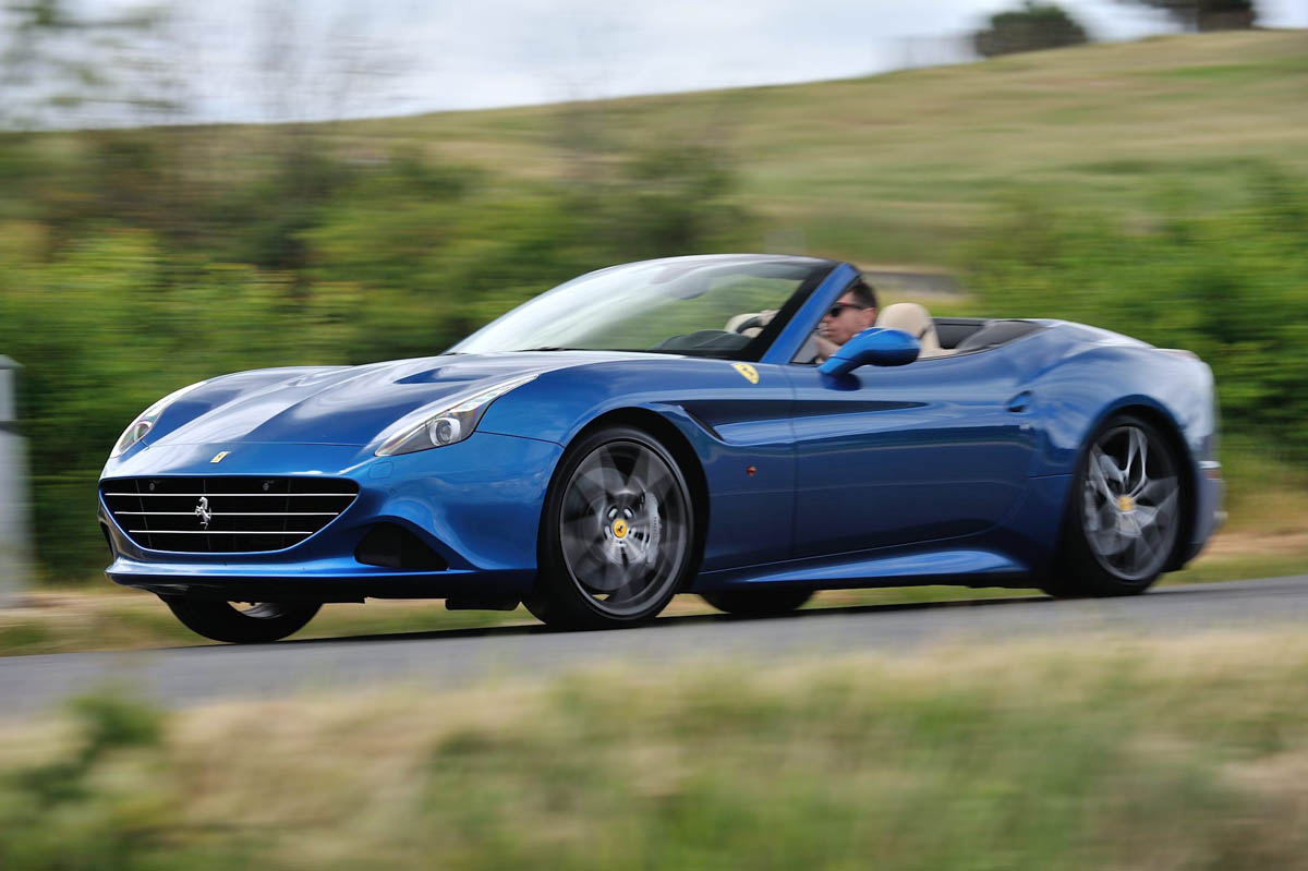 Ferrari California T blue