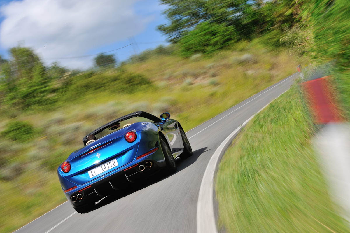 Ferrari California T blue roof down
