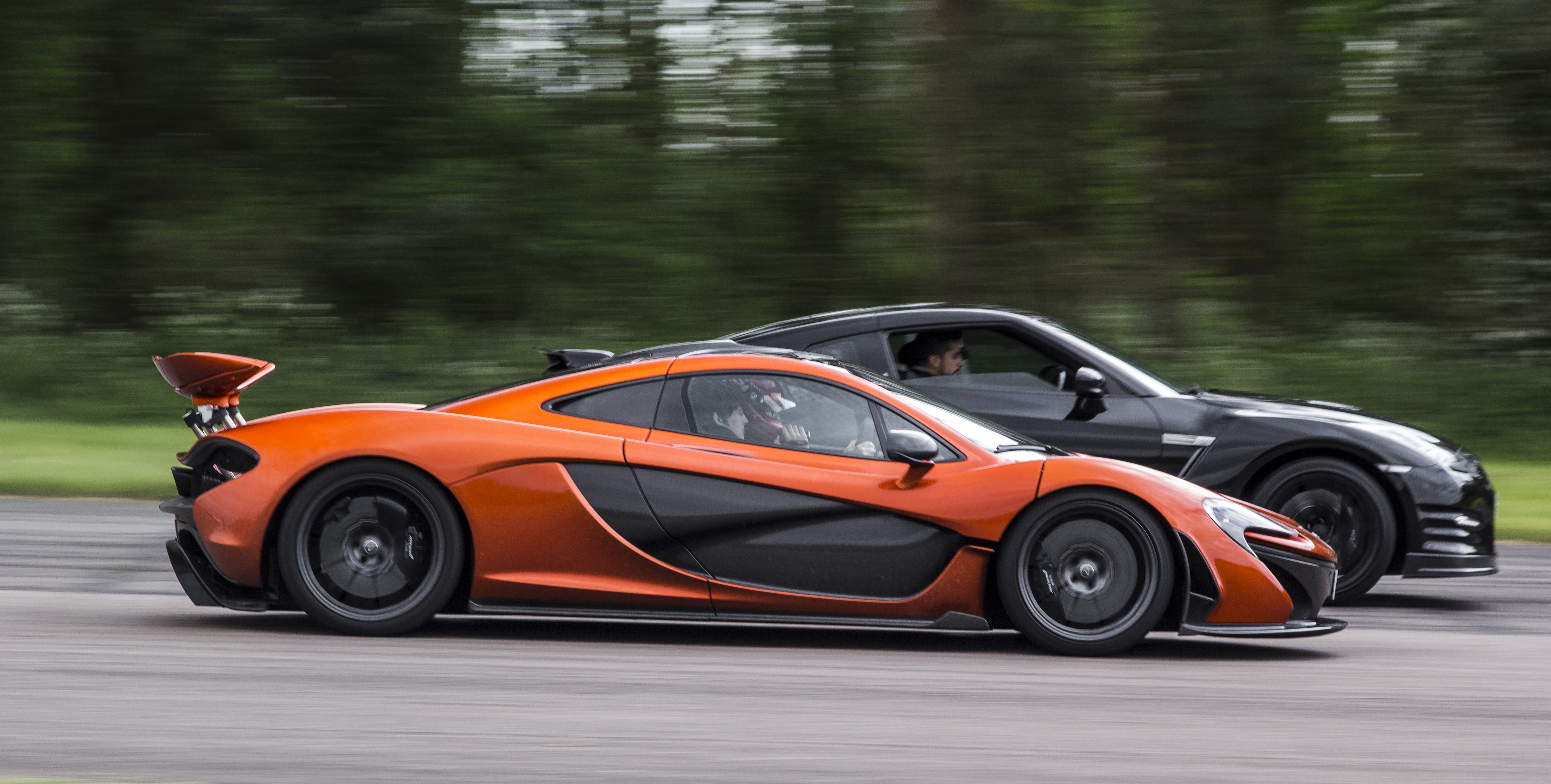 211mph run in a Koenigsegg: VMax 200 video