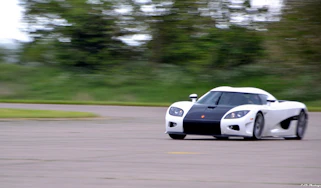 211mph run in a Koenigsegg: VMax 200 video