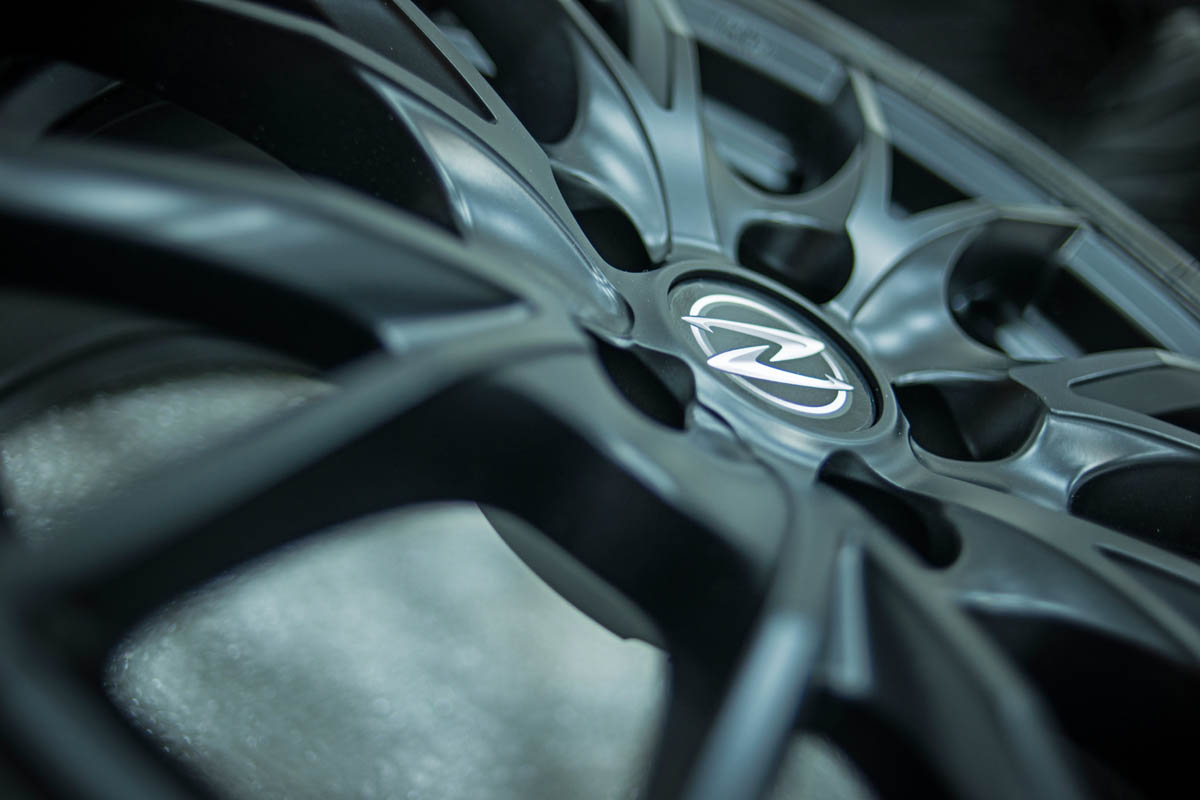 Zenos E10 alloy wheel