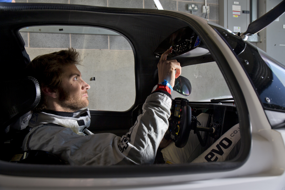 Praga R1: Slovakia's new mini LMP racer on video