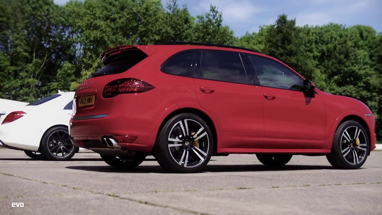 Porsche Cayenne Turbo S v Mercedes S63 AMG: drag race