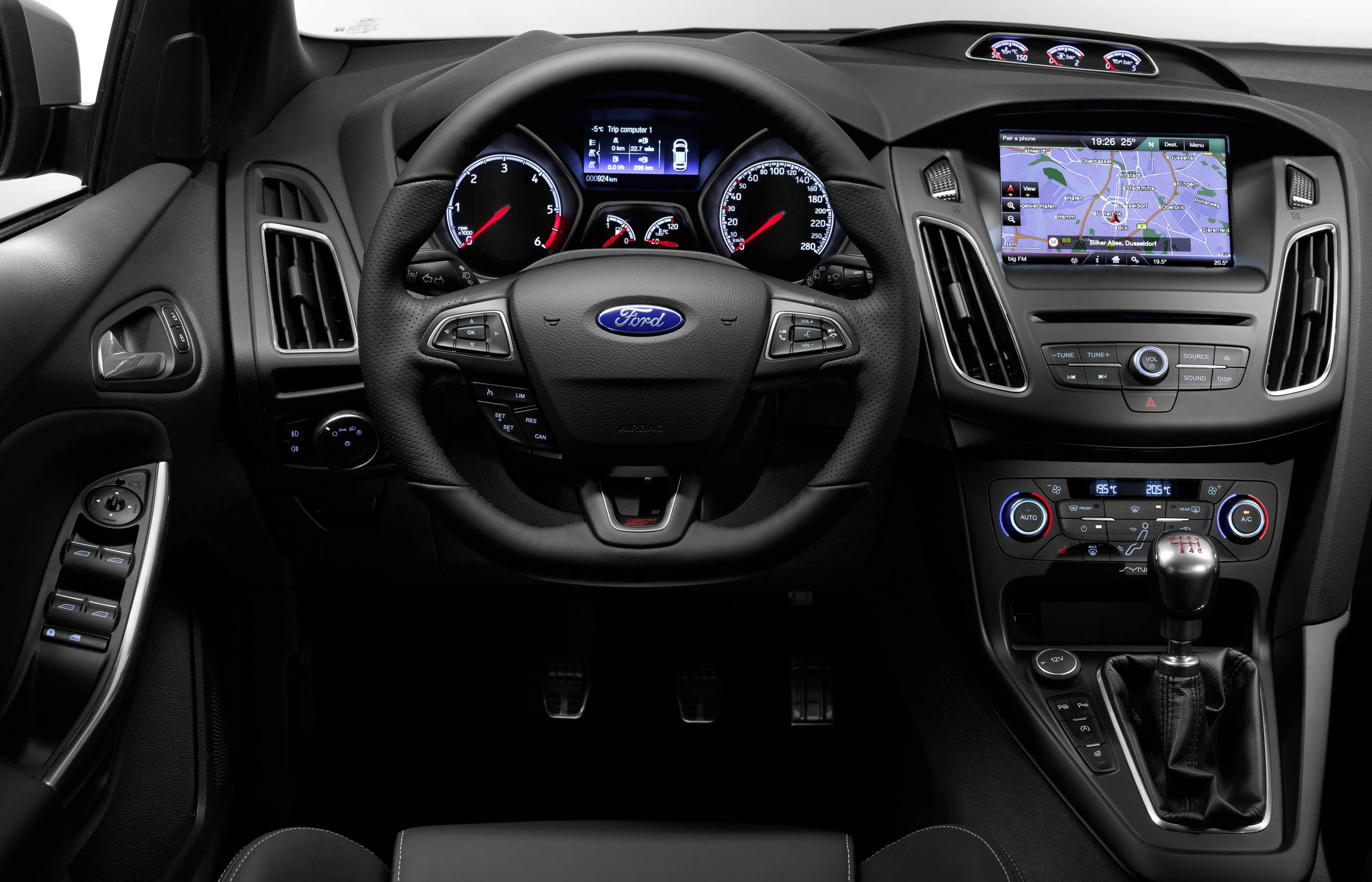 New Ford Focus ST steering wheel