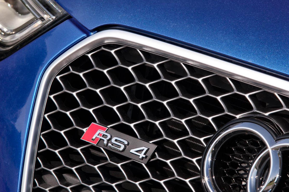 Audi RS4 Avant grille