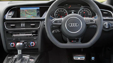 Audi RS4 Avant steering wheel interior