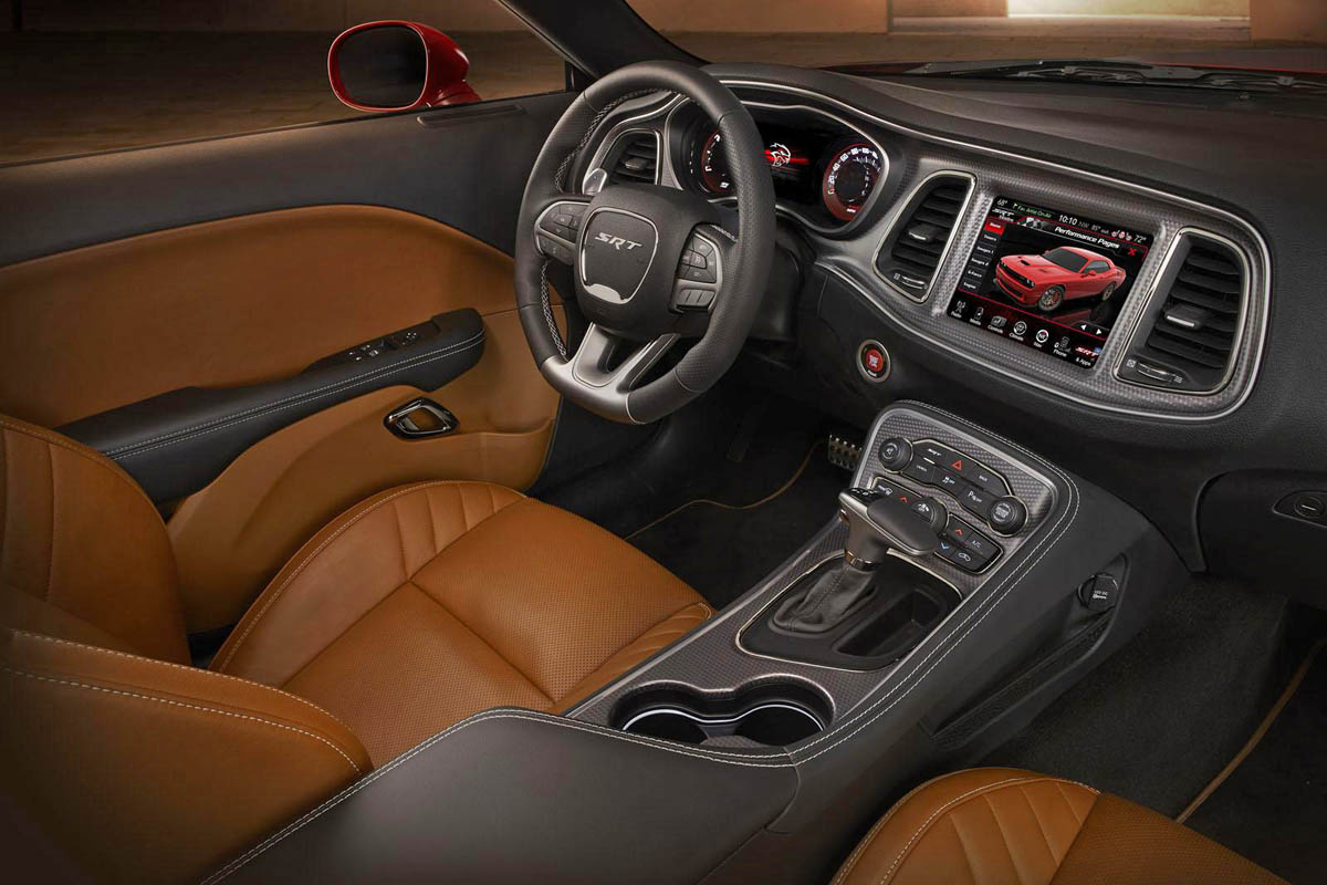 Dodge Challenger SRT Hellcat interior