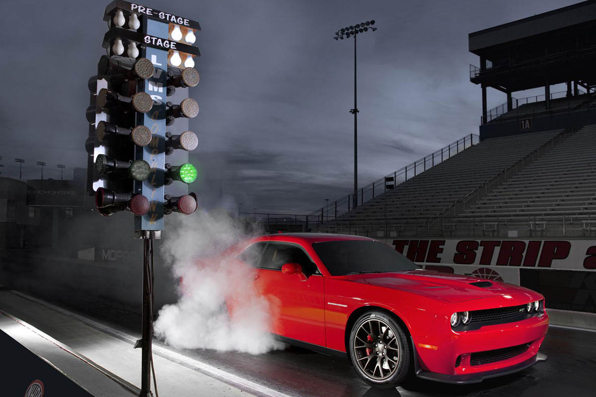 Dodge Challenger SRT Hellcat burnout