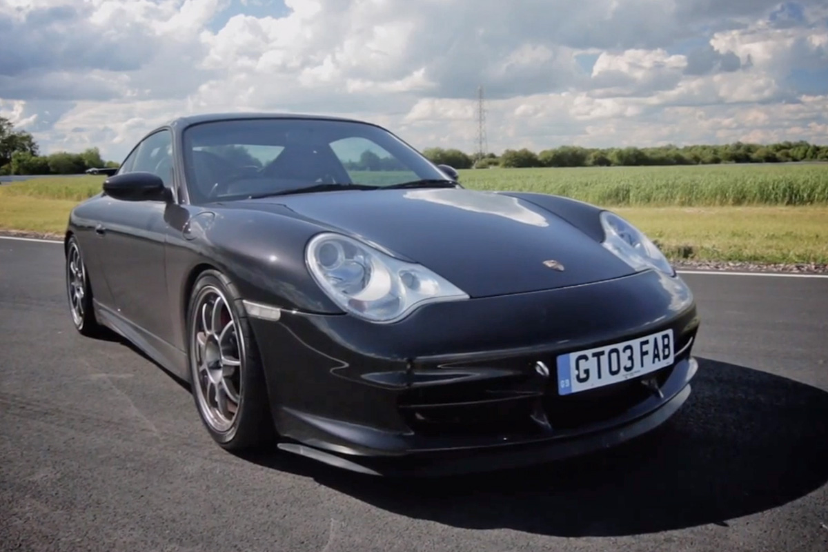 Porsche 911 GT3 on track