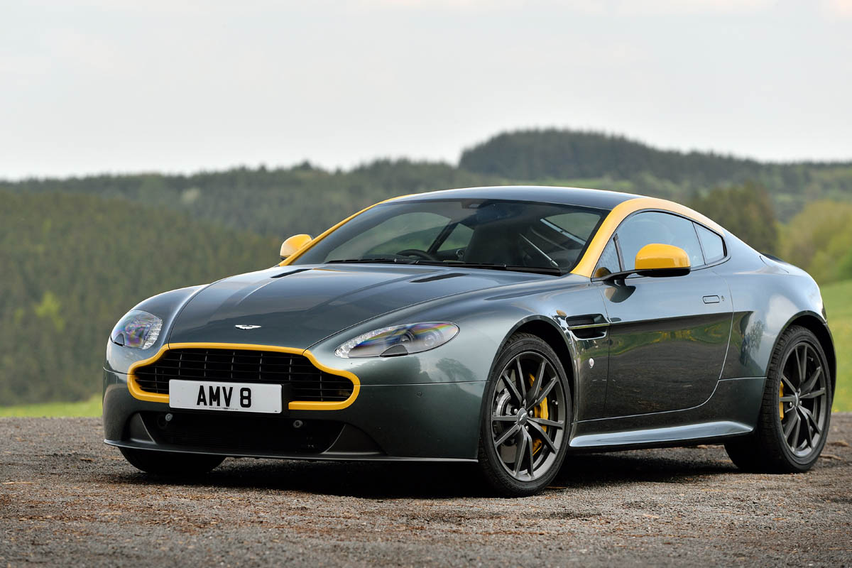 evo Magazine September 2014  - Aston Martin V8 Vantage N430