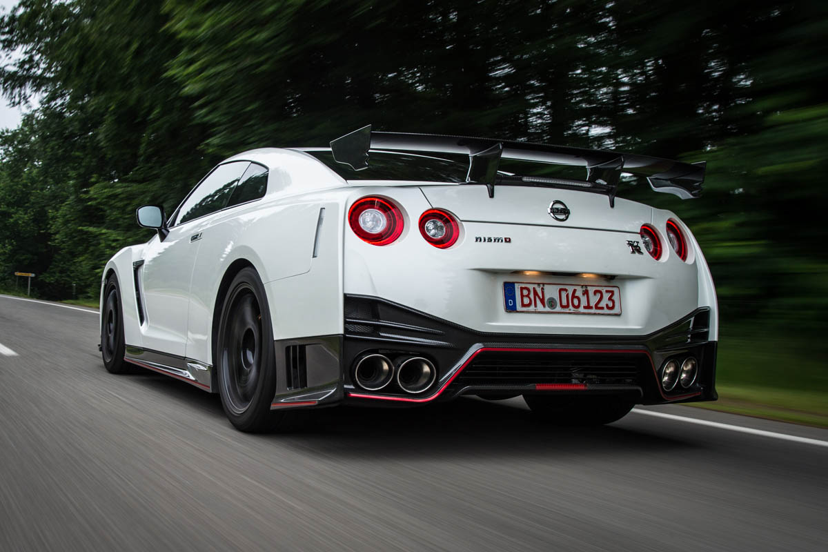 evo Magazine September 2014 - Nismo GT-R driven