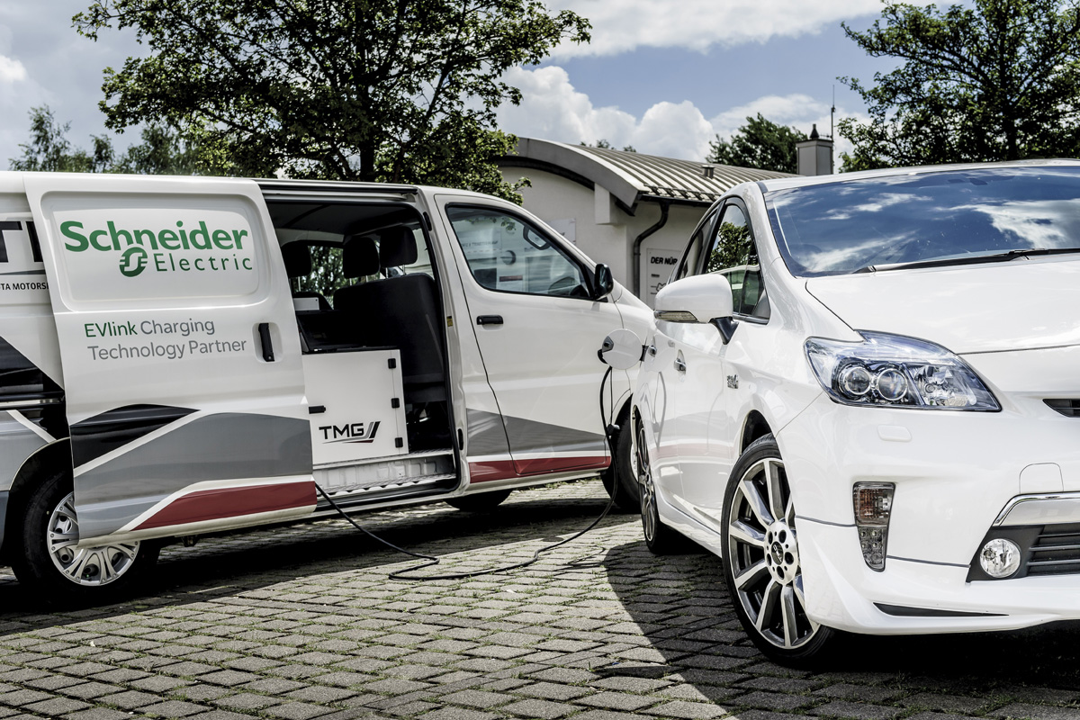 Toyota Prius sets Nurburgring economy record