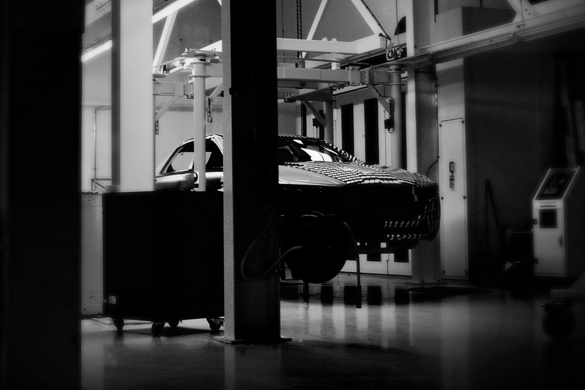 Aston Martin to revive Lagonda saloon