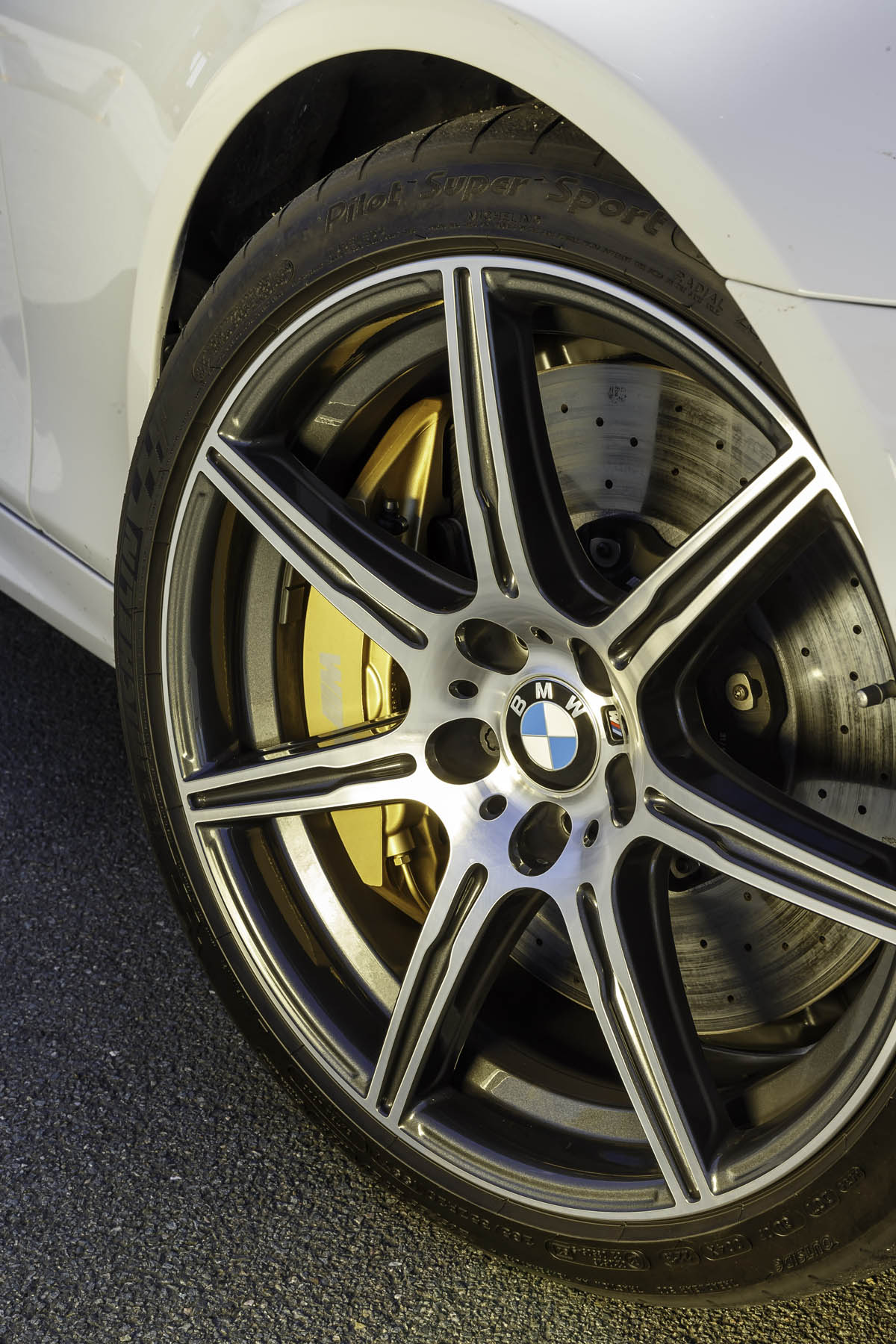 BMW M5 alloy wheel