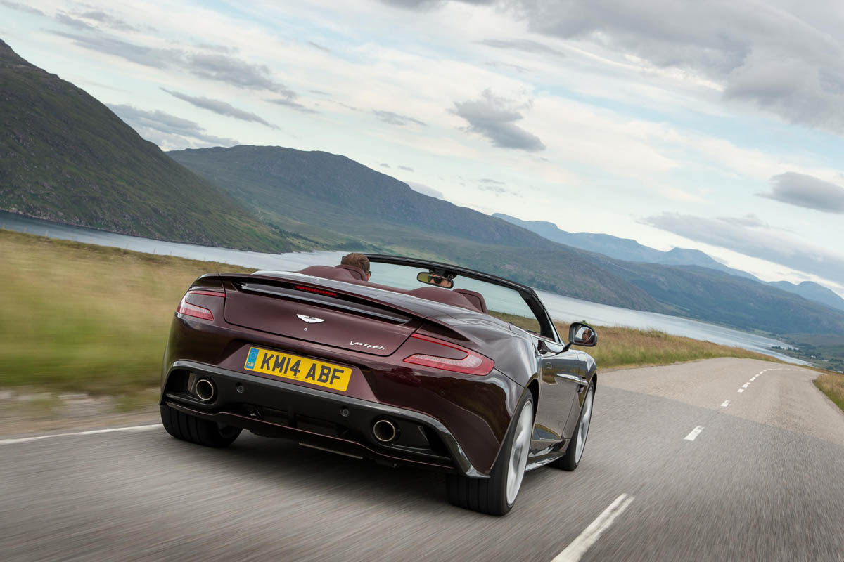 Aston Martin Vanquish Volante 2015