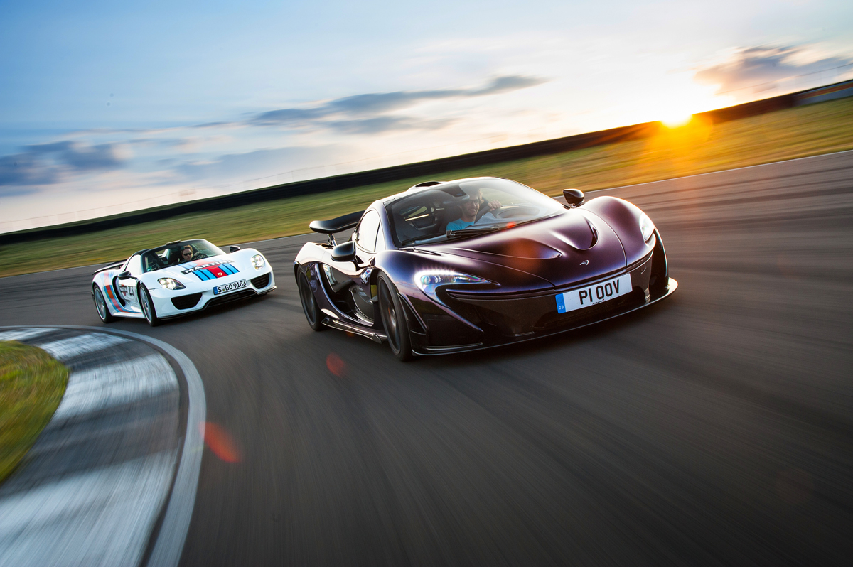 evo Magazine October 2014 - Porsche 918 v McLaren P1