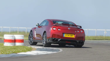Ferrari 458 Speciale v Nissan GT-R track video