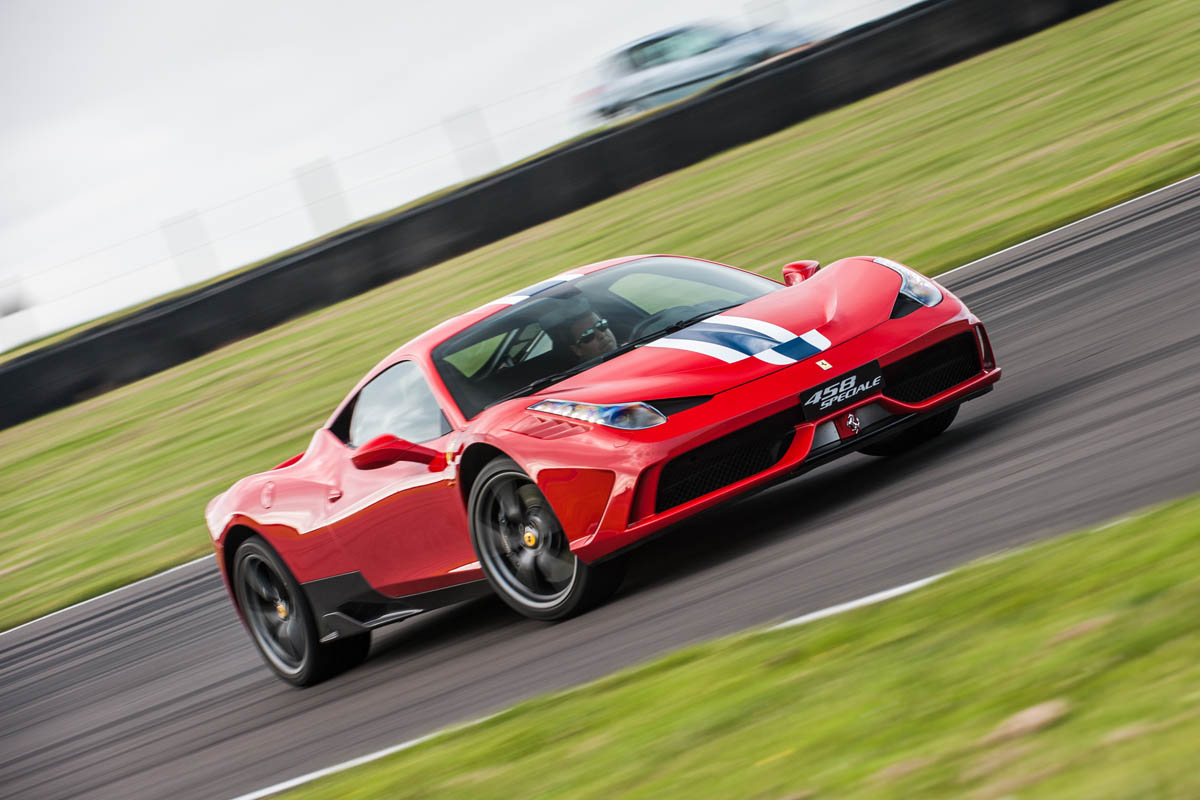 Ferrari 458 Speciale v Nissan GT-R track video