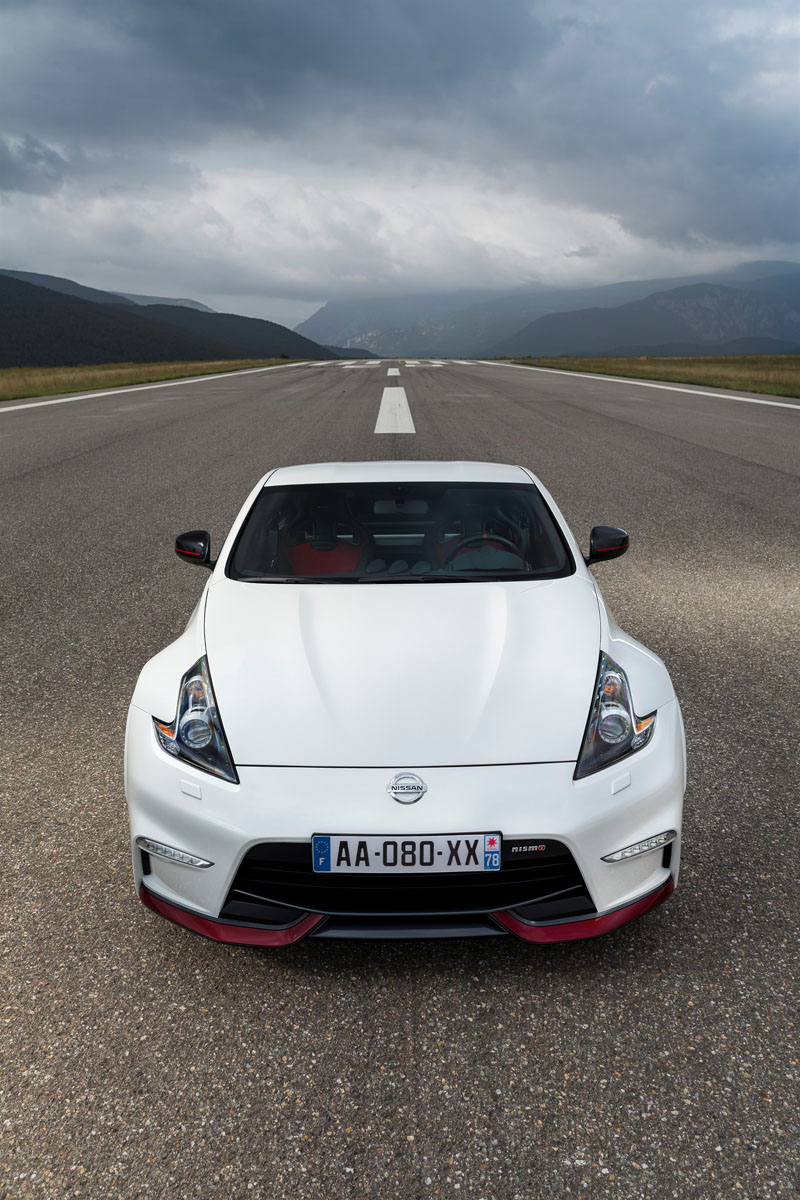 Nissan 370Z Nismo specs, pictures and details