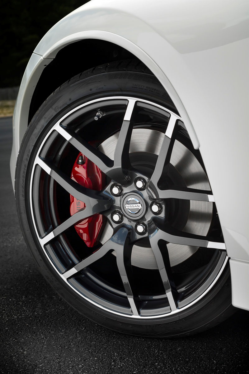 Nissan 370Z Nismo specs, pictures and details