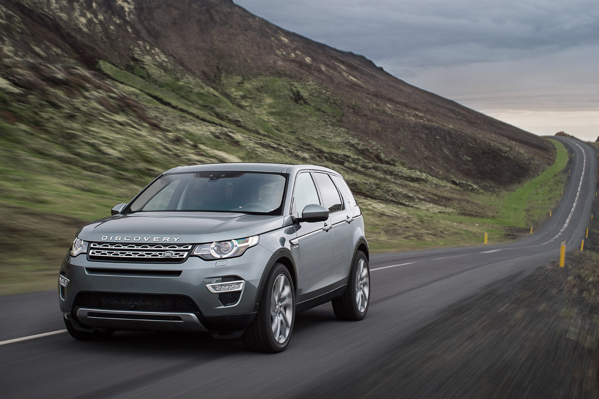 Land Rover Discovery Sport front