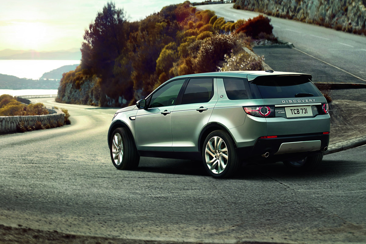 Land Rover Discovery Sport cornering