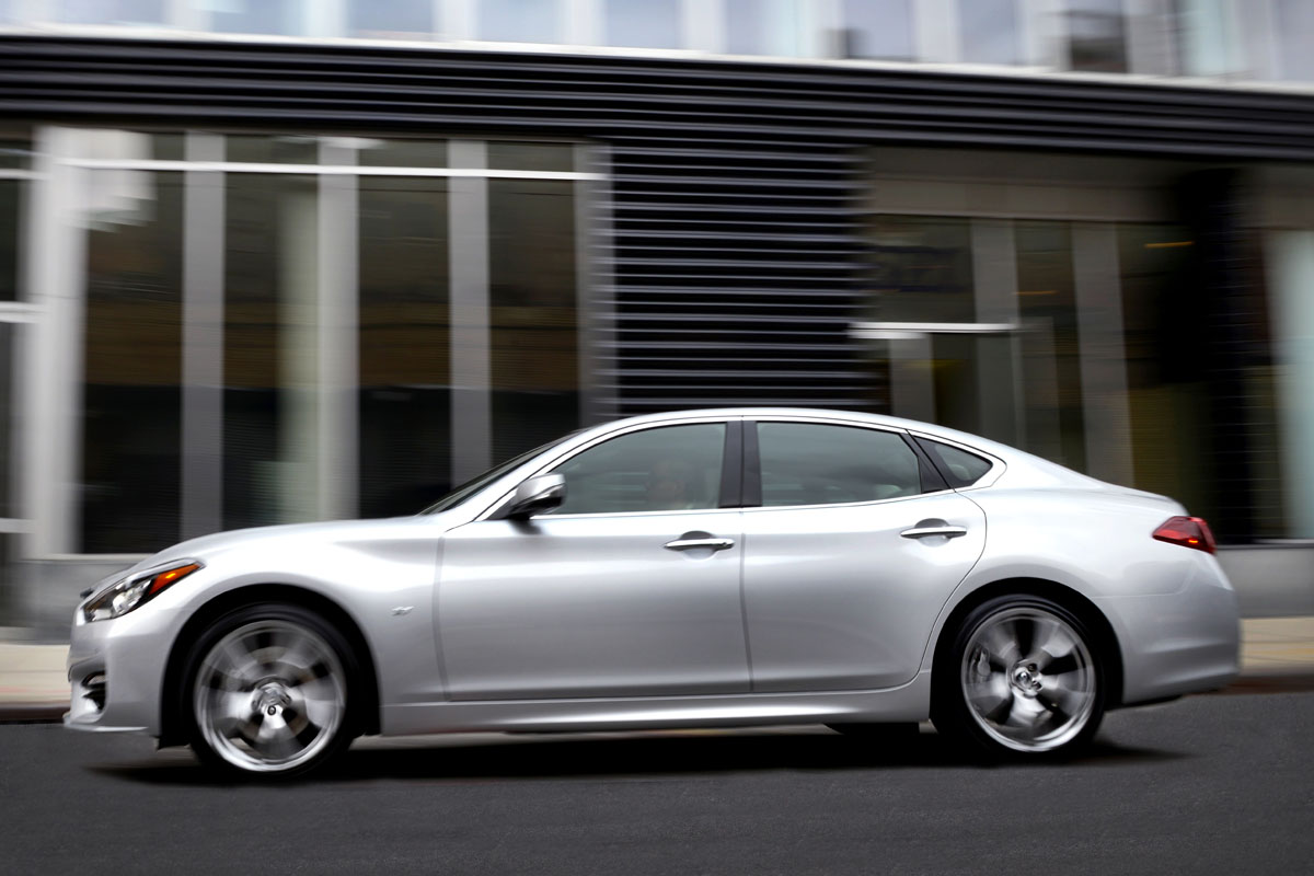 Infiniti Q70 2014 update