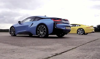 BMW i8 v Porsche 911 Carrera 2S Powerkit: drag race