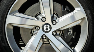 Bentley Mulsanne Speed 2015 prices, specs and pictures