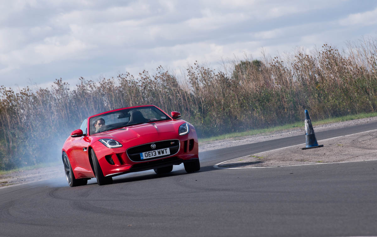 Jaguar F Type V6 S v Triumph Street Triple R