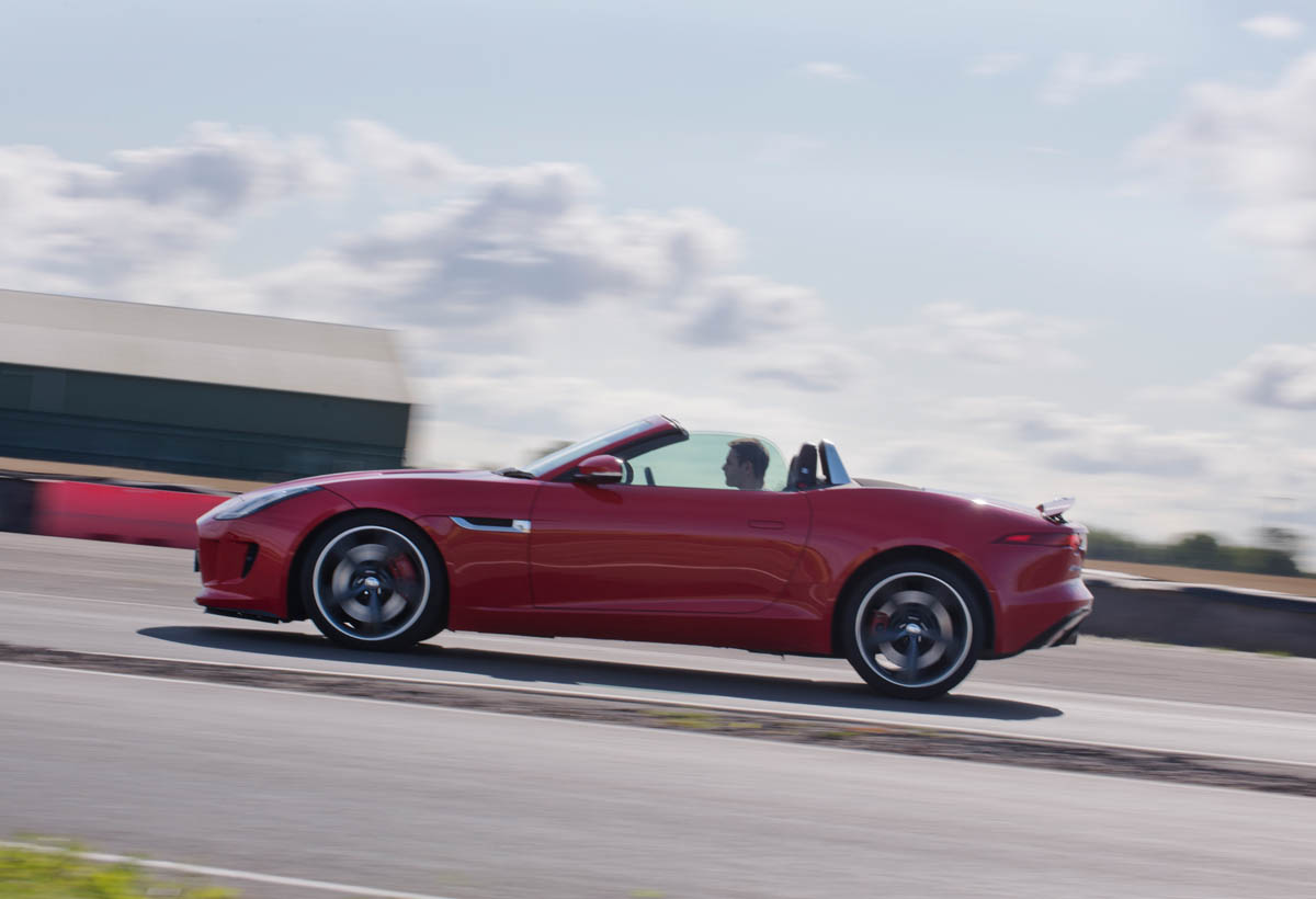 Jaguar F Type V6 S v Triumph Street Triple R