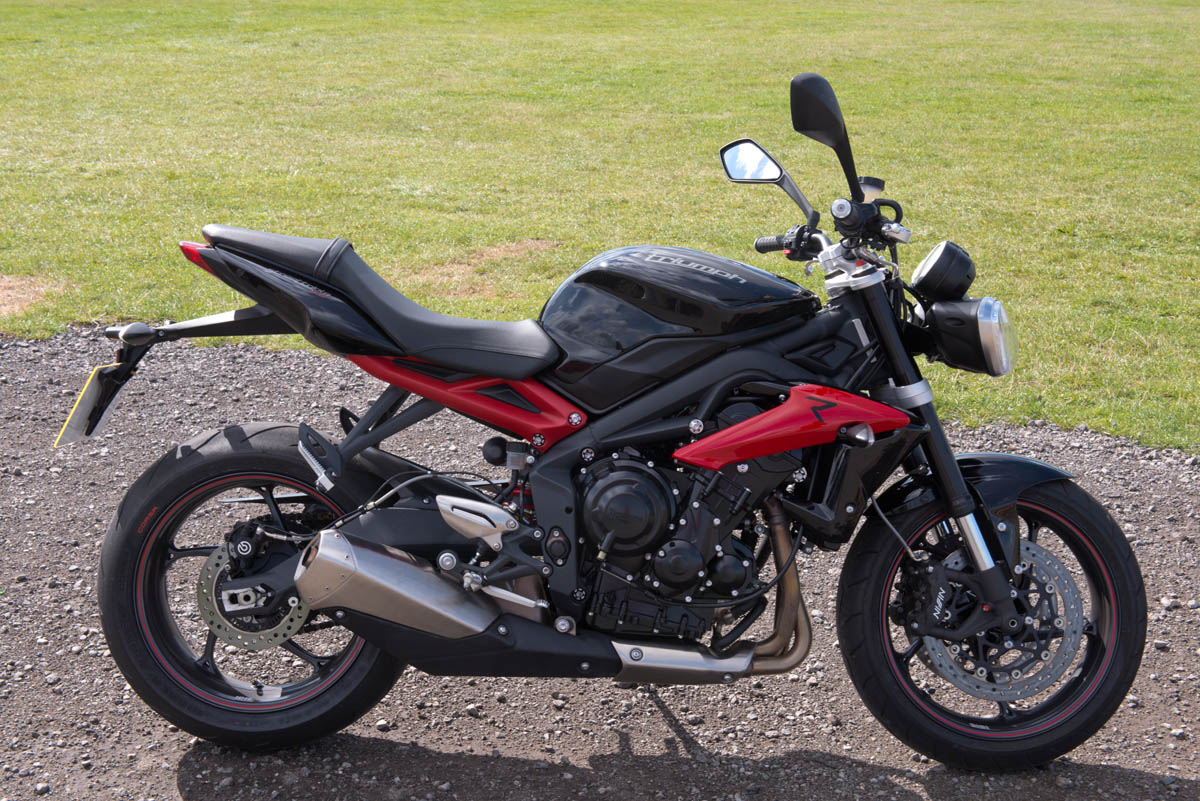 Jaguar F Type V6 S v Triumph Street Triple R