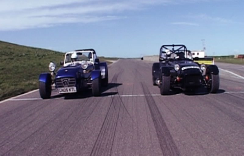 Caterham CSR and Westfield 2000S on the starting grid