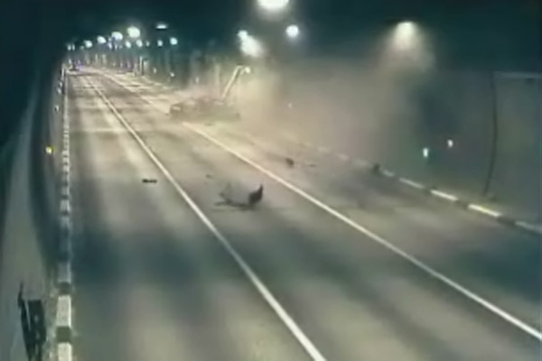 Tunnel car crash on VVTV