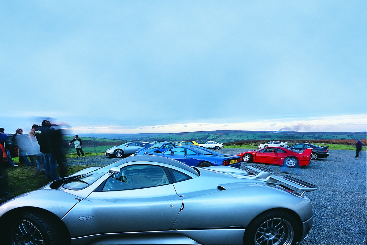 Pagani Zonda S with the issue 100 cars