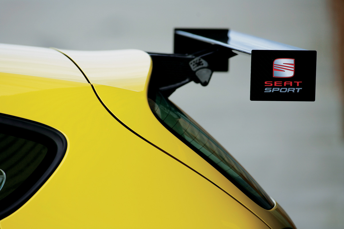 BTCC rear wing changes