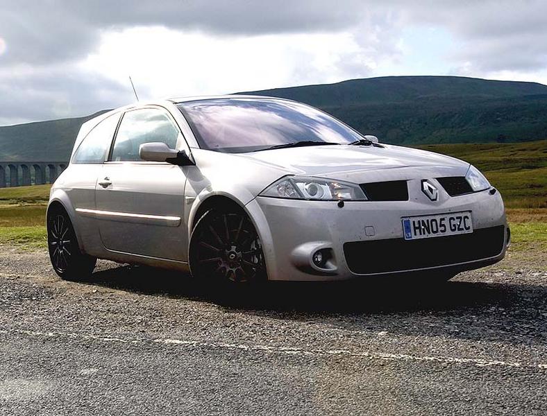 Renault Megane R.S 225 Trophy front quarter