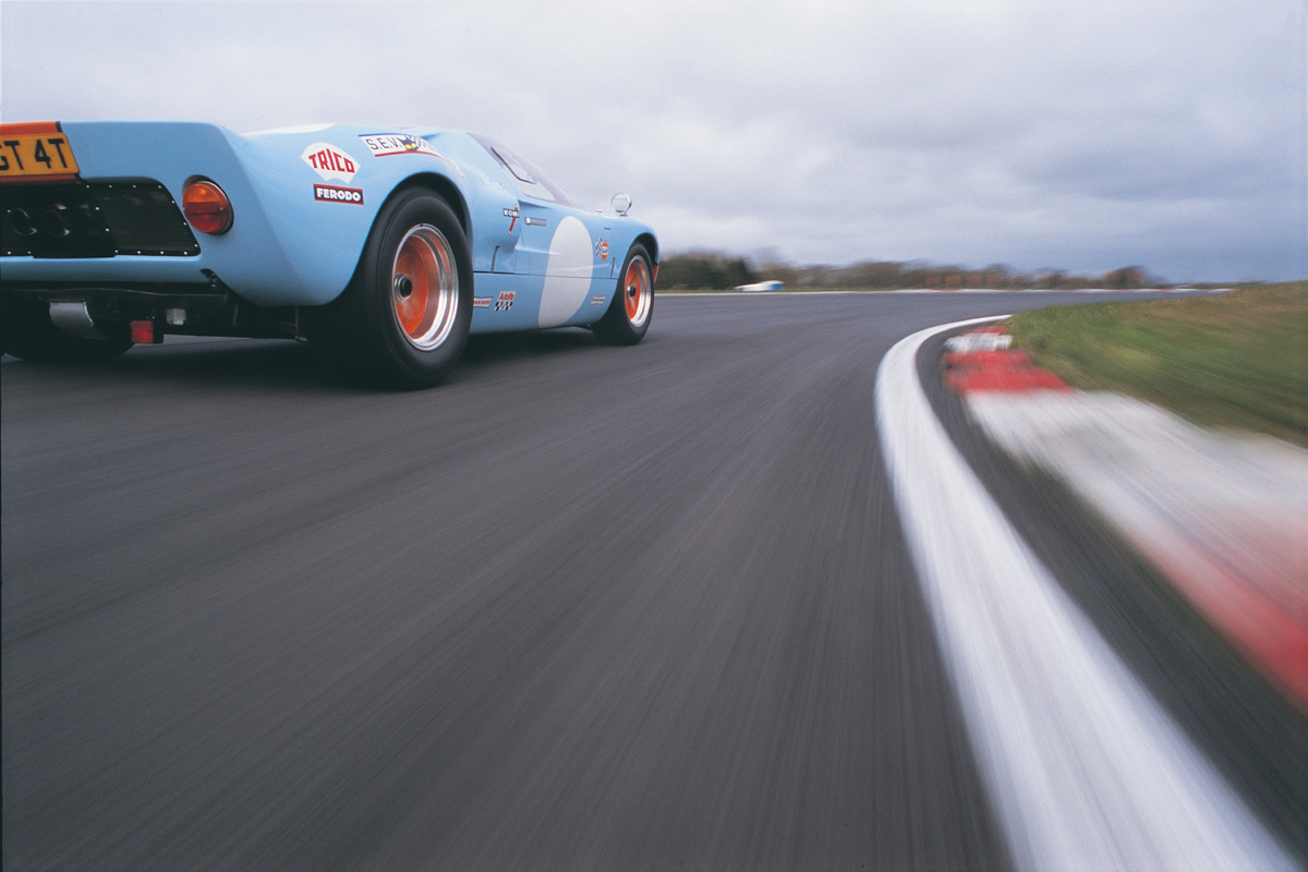 Hi-tech Ford GT40