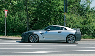 Nissan GT-R
