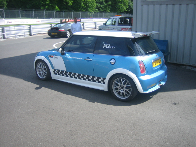 Oulton Park evo trackday pictures