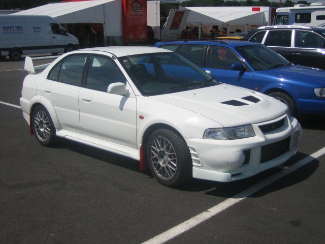 Oulton Park evo trackday pictures