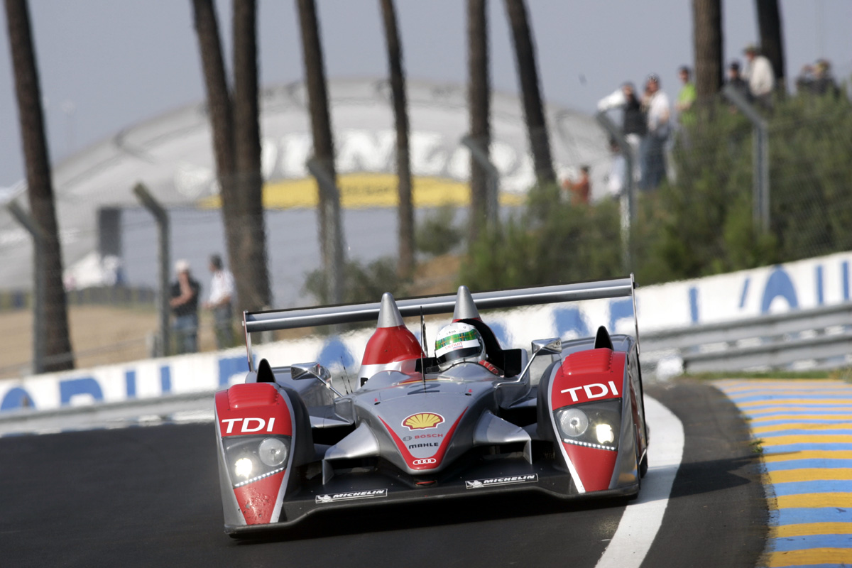 Audi R10 TDI testing at Le Mans