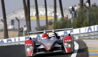 Audi R10 TDI testing at Le Mans