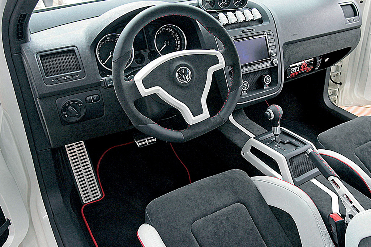 VW Golf W12-650