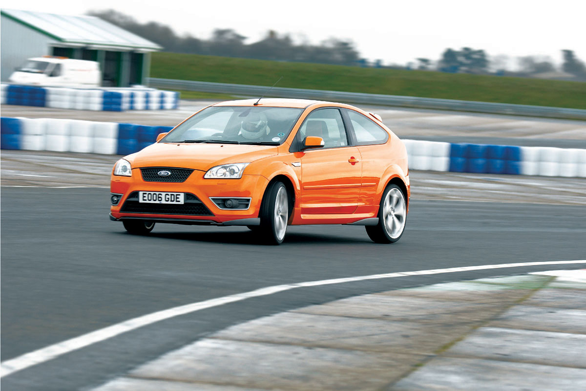 Focus track