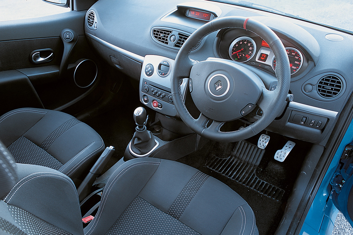 Renault Clio 197 interior
